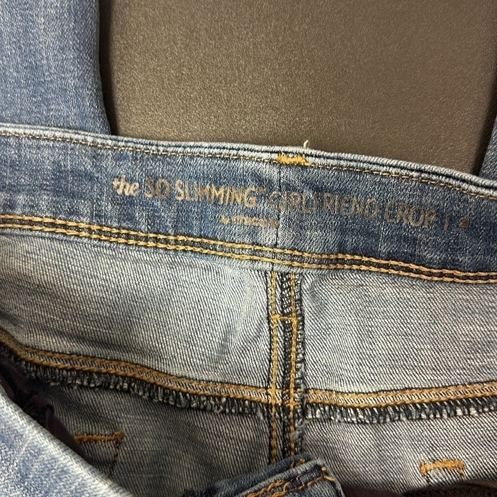 476.  Chicos so slimming  girlfriend cropped light blue jeans Chicos size 2 - Picture 4 of 6